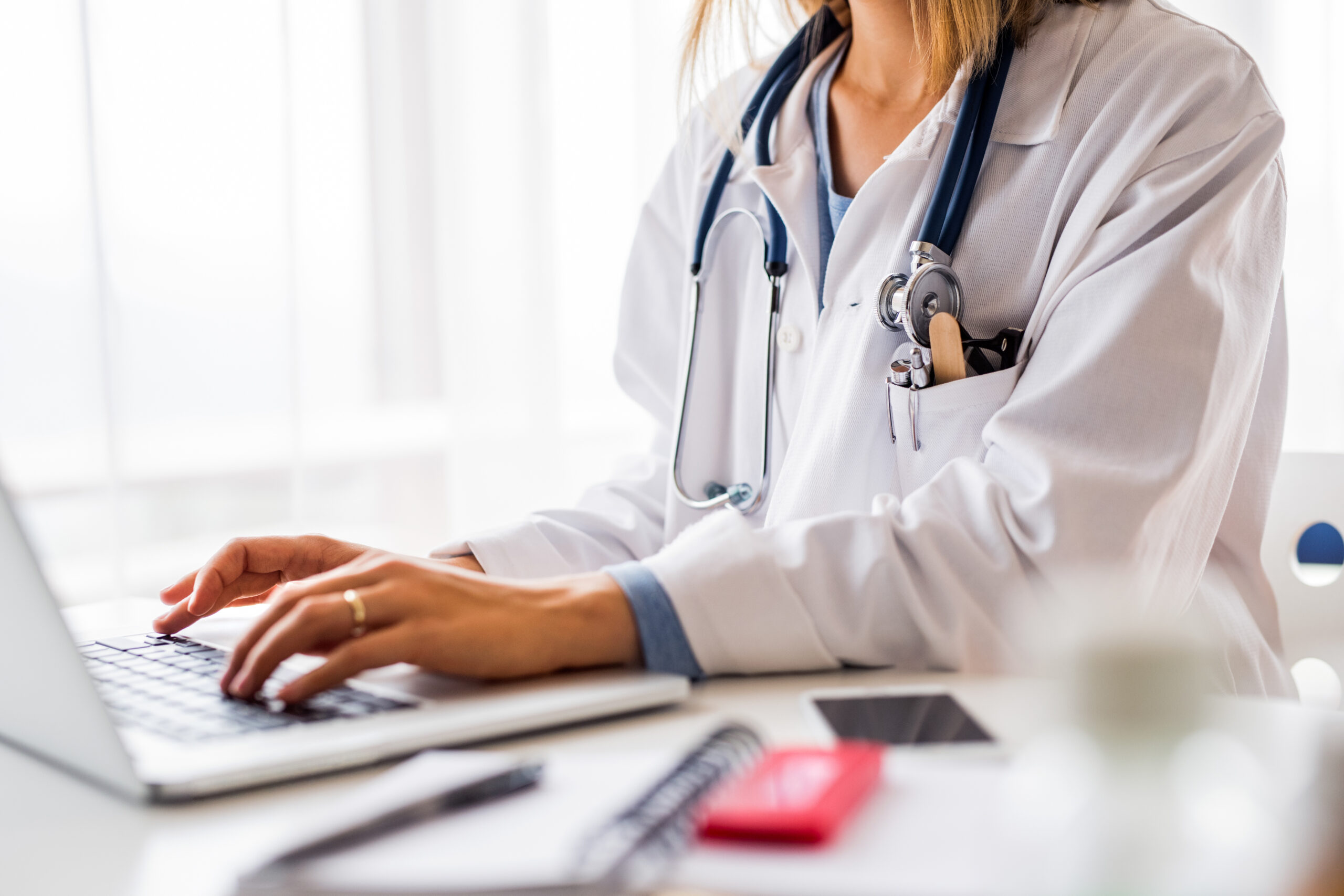 Anwalt für Arzthaftungsrecht: Verteidigung für Ärzte, Zahnärzte und Kliniken